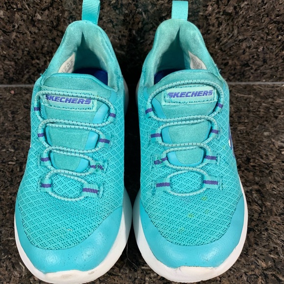 skechers foam tennis shoes